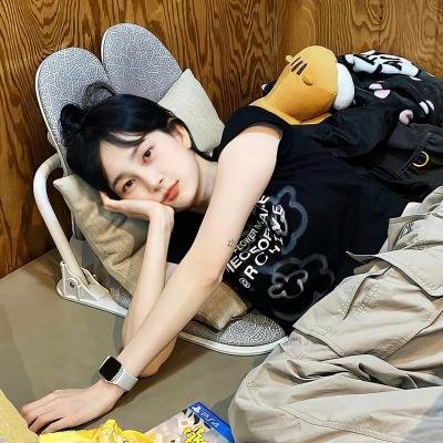 滑板女孩